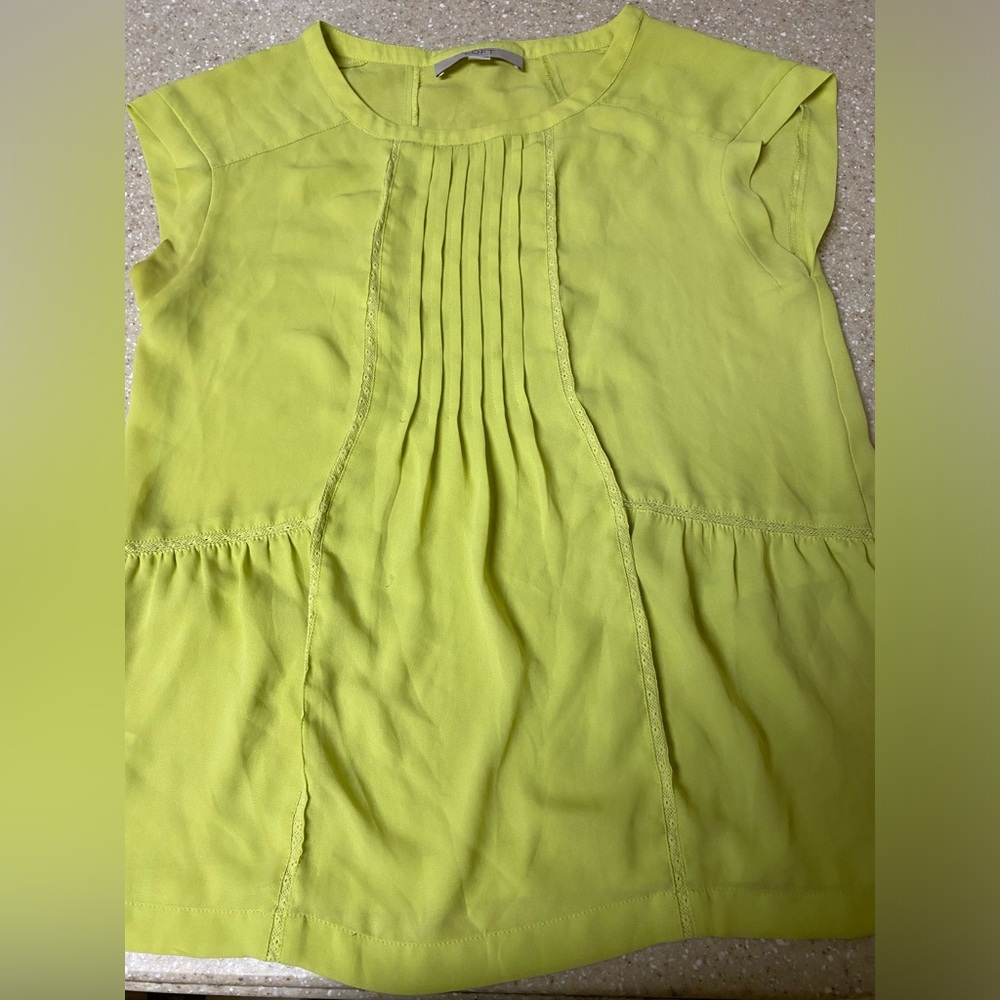 Ladies XS LOFT dressy blouse